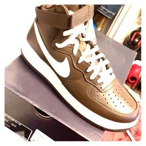 Nike Brown and white high top ups